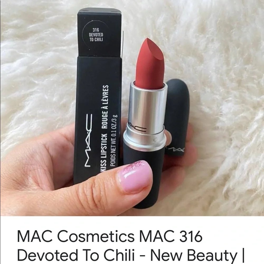 MAC ‘ devoted to chili ‘ lipstick new in original box